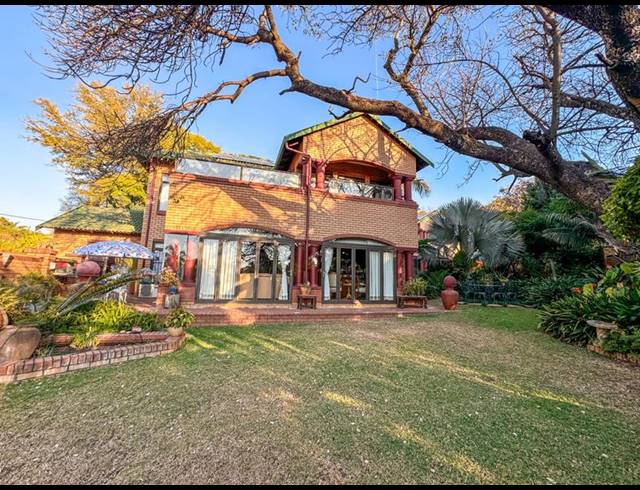 8 BEDROOM HOUSE FOR SALE IN NINAPARK